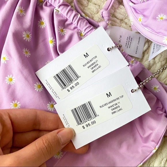 WeWoreWhat Ruched Daisies Bikini Lilac Floral Medium NWT - Picture 5 of 9